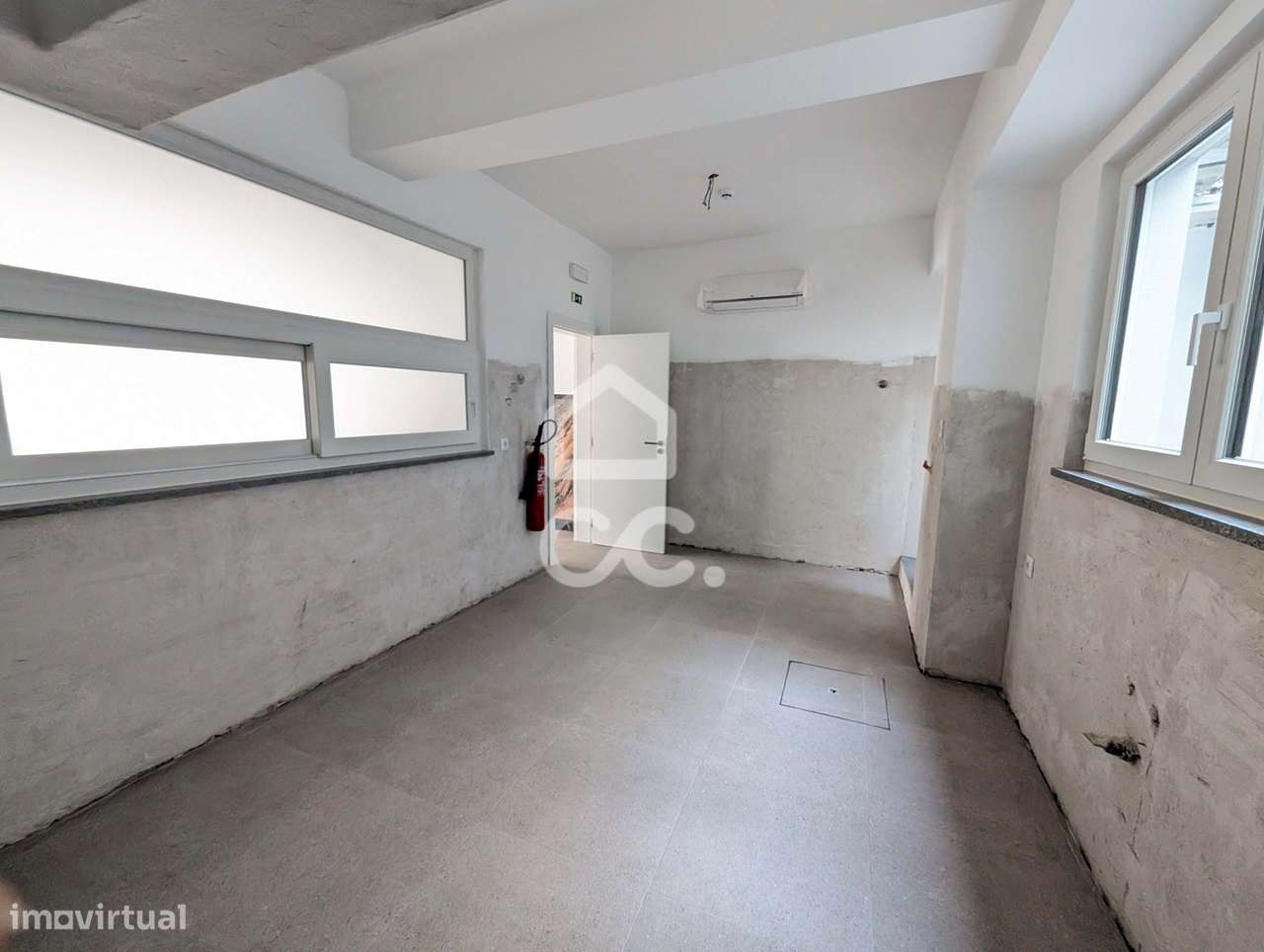 Loja, 153,14 m², Abrantes (São Vicente e São João) e Alferrarede-15