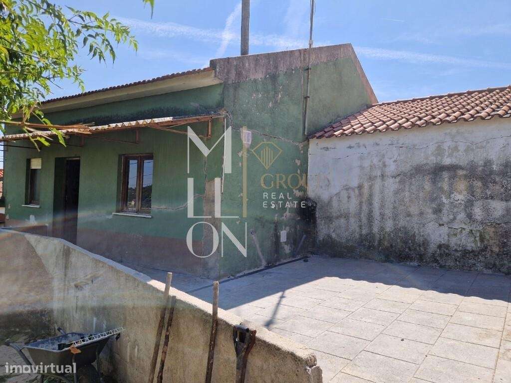 Moradia T3+1 com Sótão Amplo, Ruína e Potencial para Piscina | Gavião-7