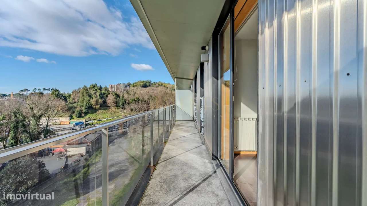 Apartamento T1 Azurém Guimaraes com Varanda Panorâmica-23