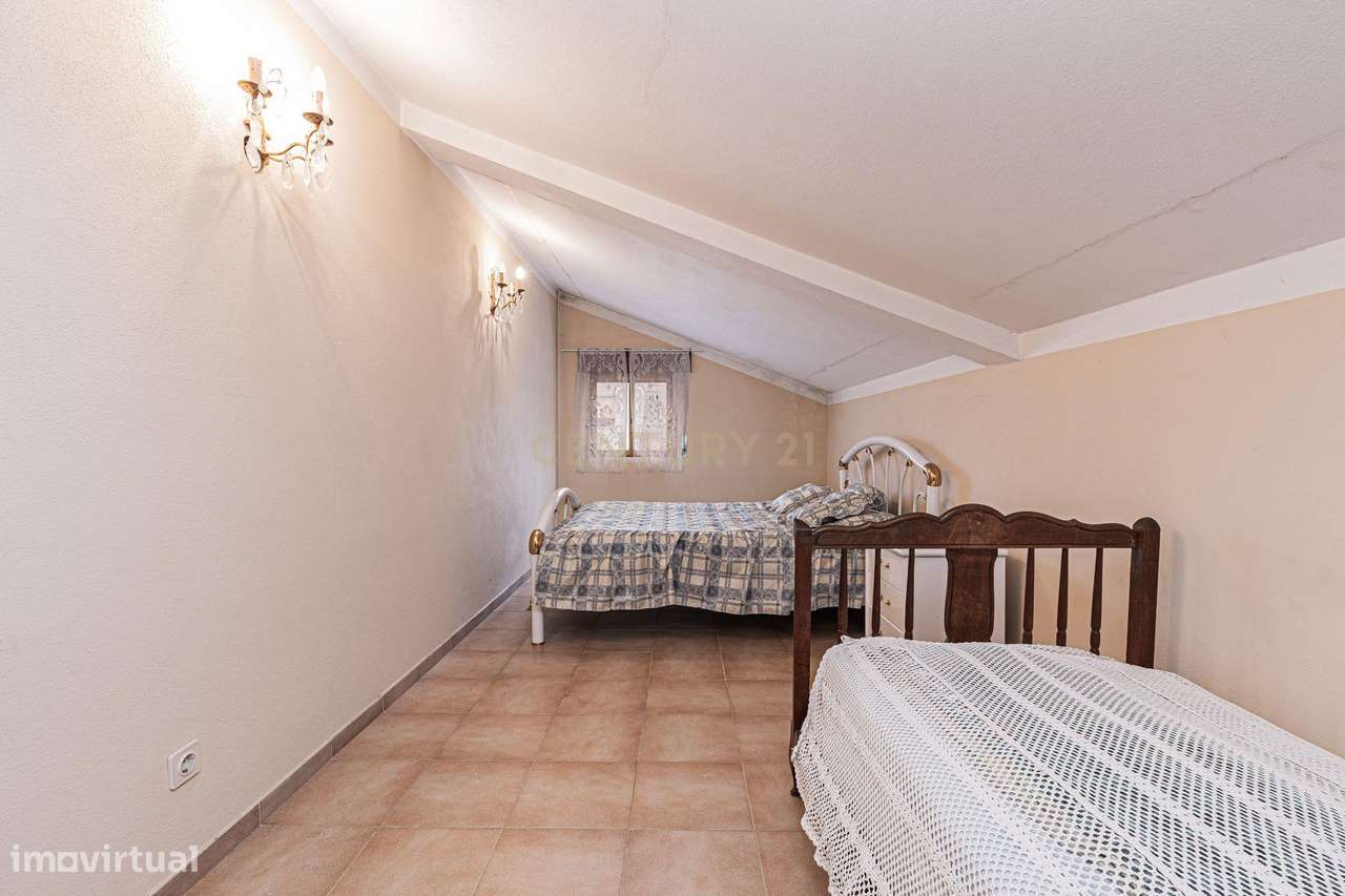Excelente Moradia T3+4 em Fernão Ferro duas garagens-17
