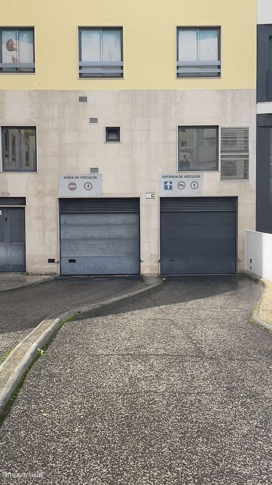 Lugar de estacionamento na Avenida Berlim 23 - Grande imagem: 5/5