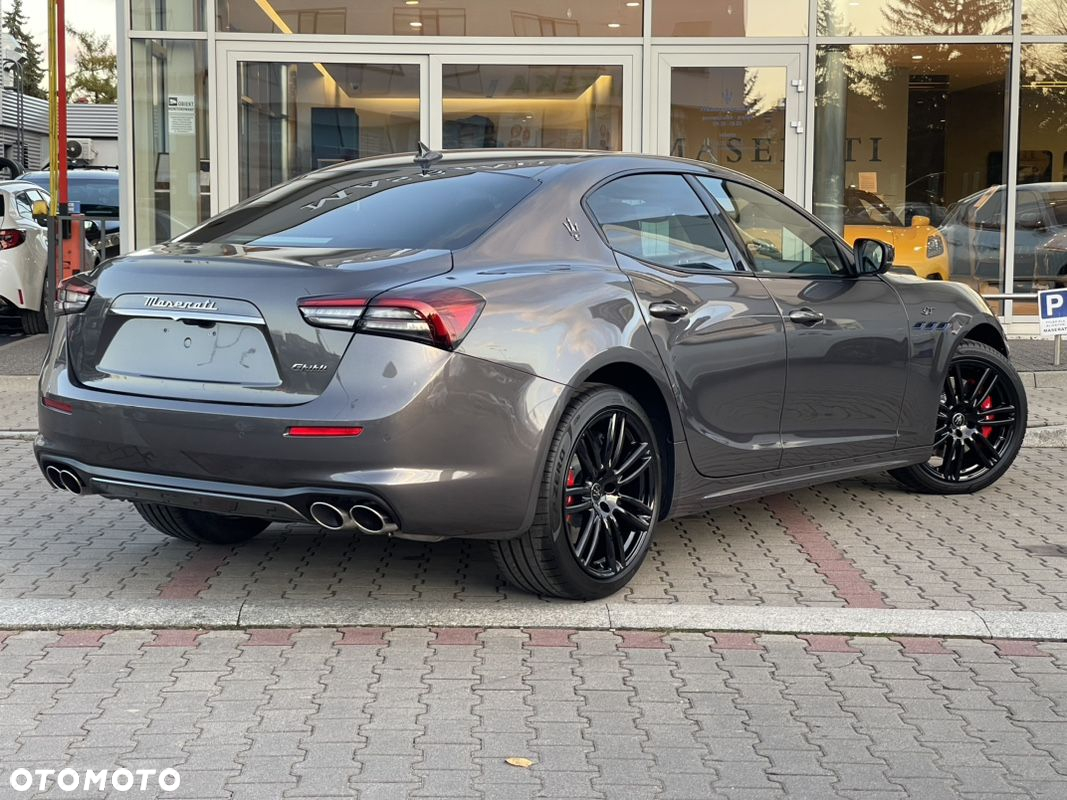 Maserati Ghibli MHEV GT - 10