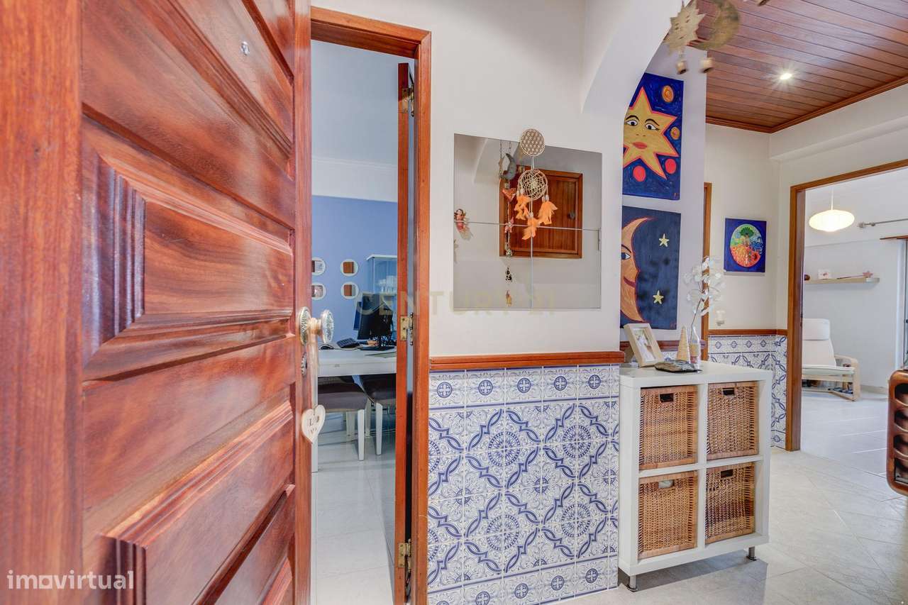 T2 em Bom Sucesso, Alverca-0