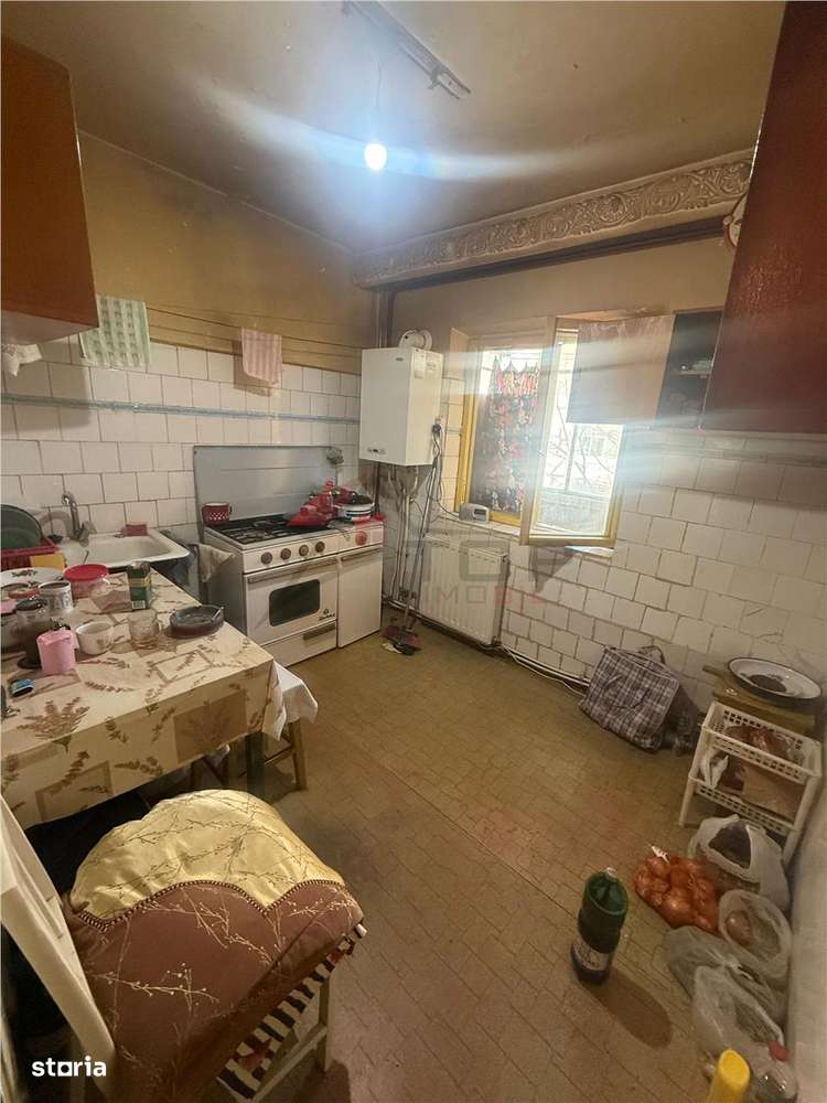 Apartament cu 3 camere  decomandat, 2 bai - Pacurari - Neculau-1