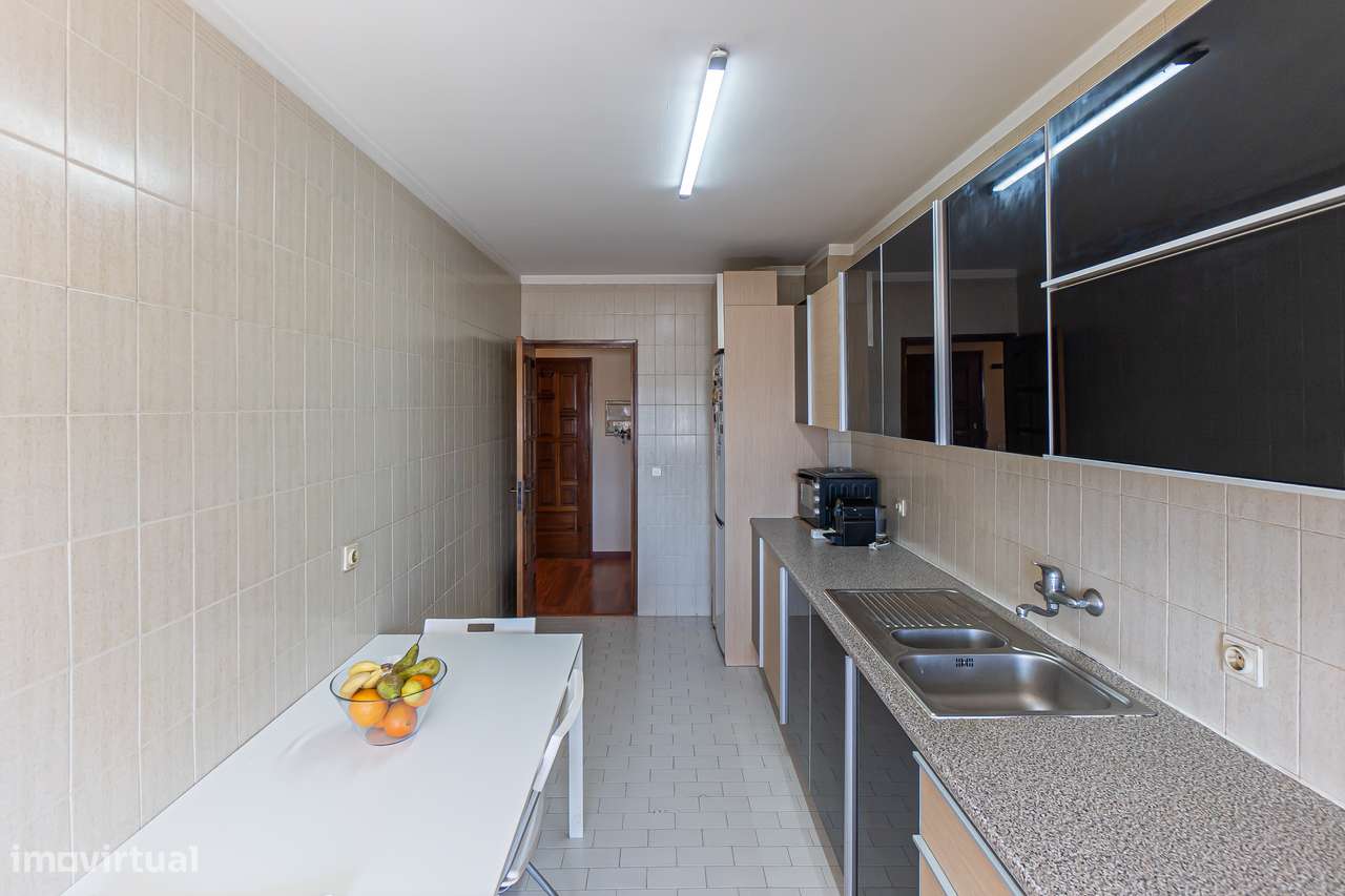 T2 com garagem fechada em Laborim-5