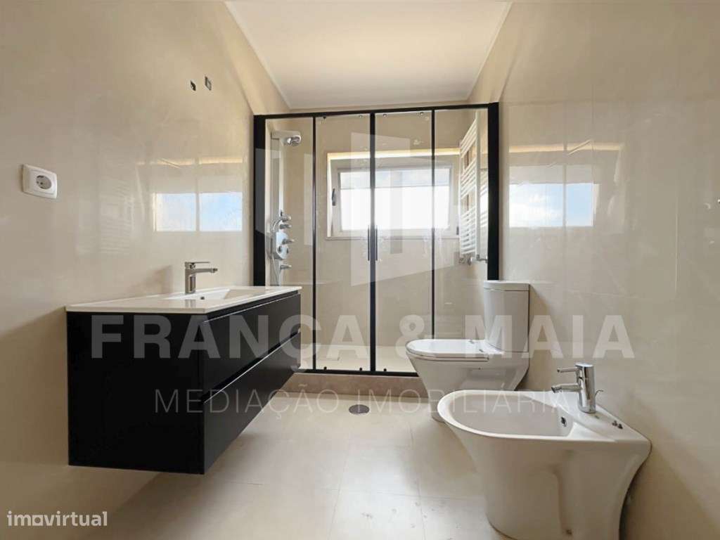 Moradia T3 Renovada com Áreas Excepcionais e Potencial até T5 em Pe...-22