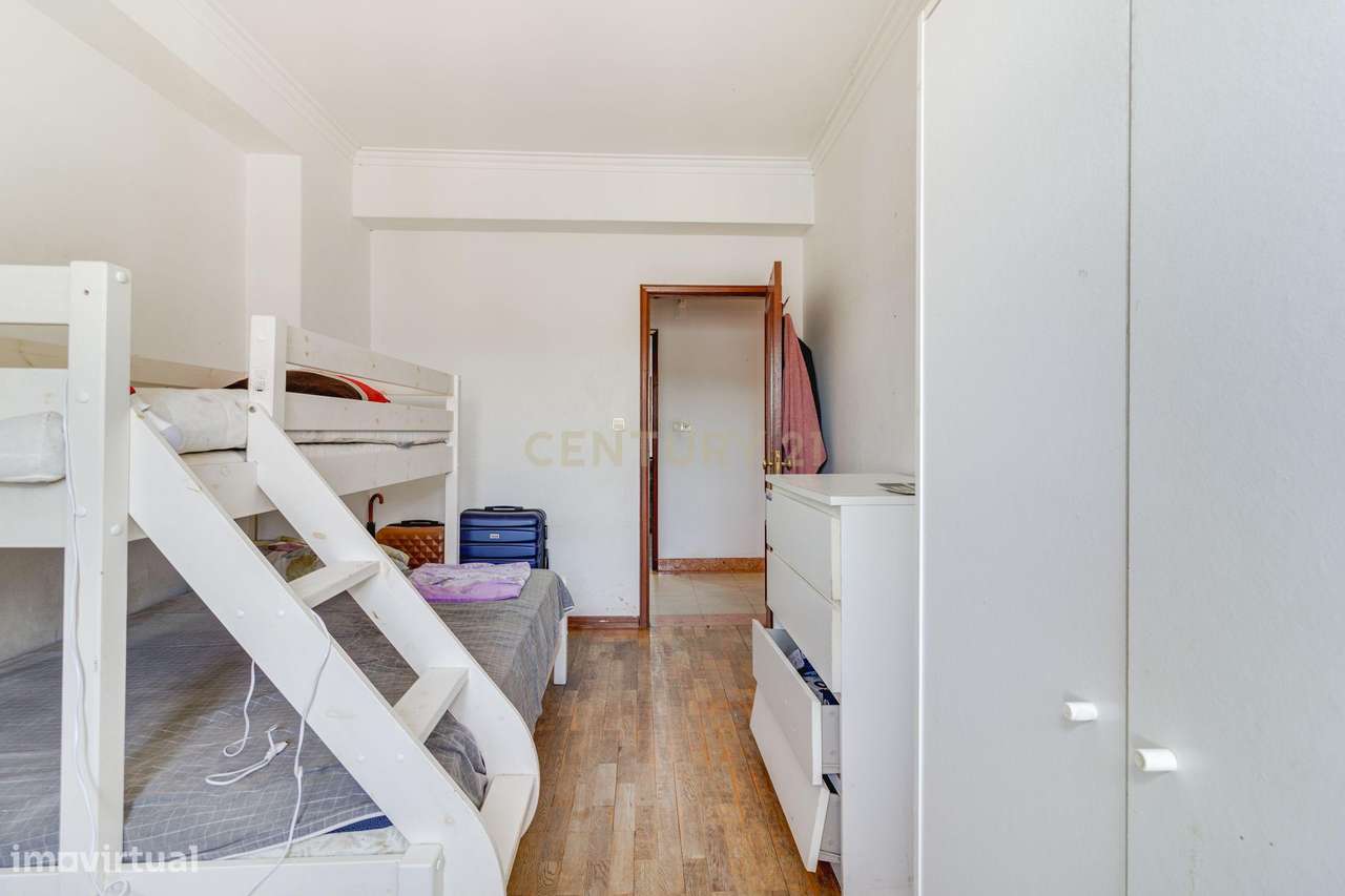 Um dos poucos T4 disponíveis | 148 m² | 2 Elevadores | Excelente Local-15