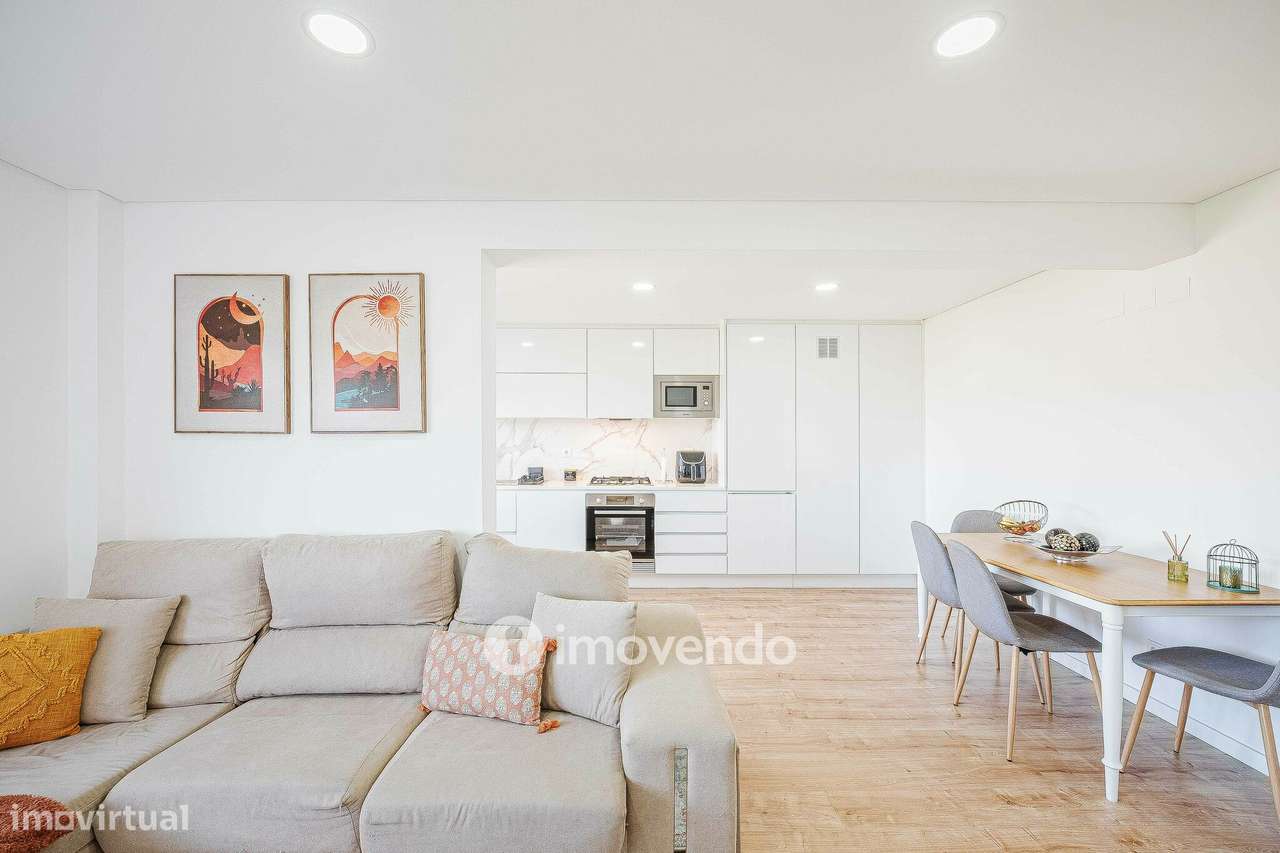 Apartamento T2 totalmente remodelado, com cozinha equipada, em Belas-6