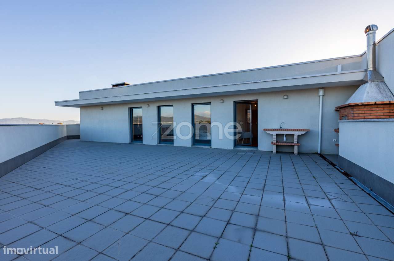 T3 1 Com Terraco De 92 M Sala De 50 M E 2 Garagens Caldelas G