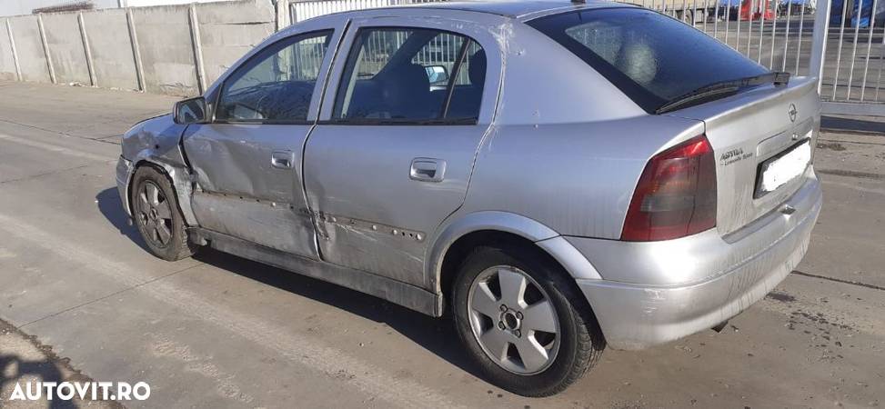 Dezmembram Opel Astra G 1.7 - 4