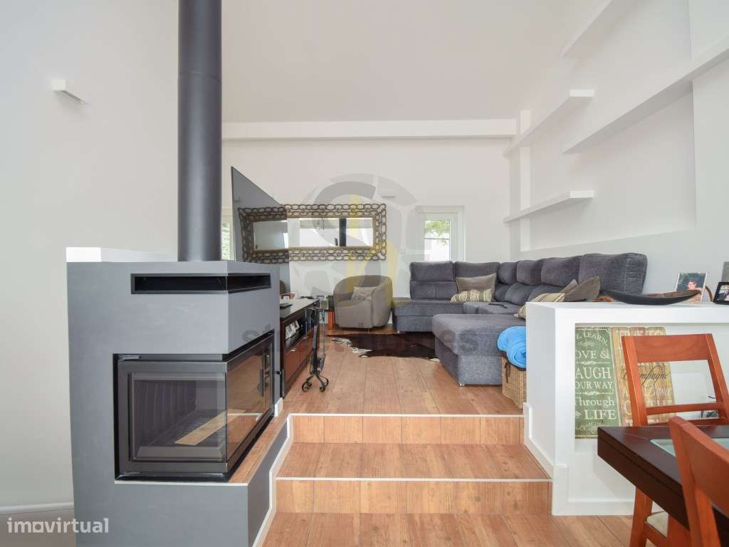 Moradia T3 Nova com vista rio e garagem no Caramão da Ajuda-11