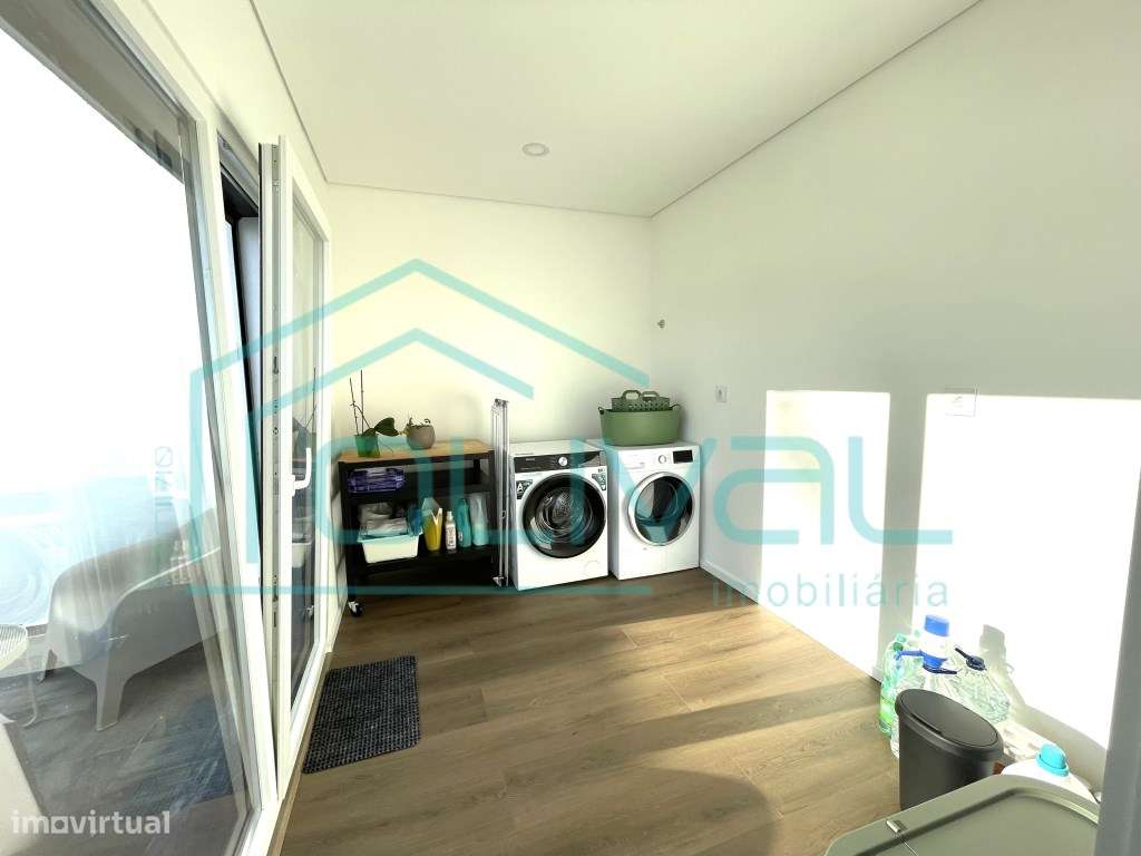 Moradia T3+1 Moderna com Piscina Privada - Conforto, Elegância e Fu...-8