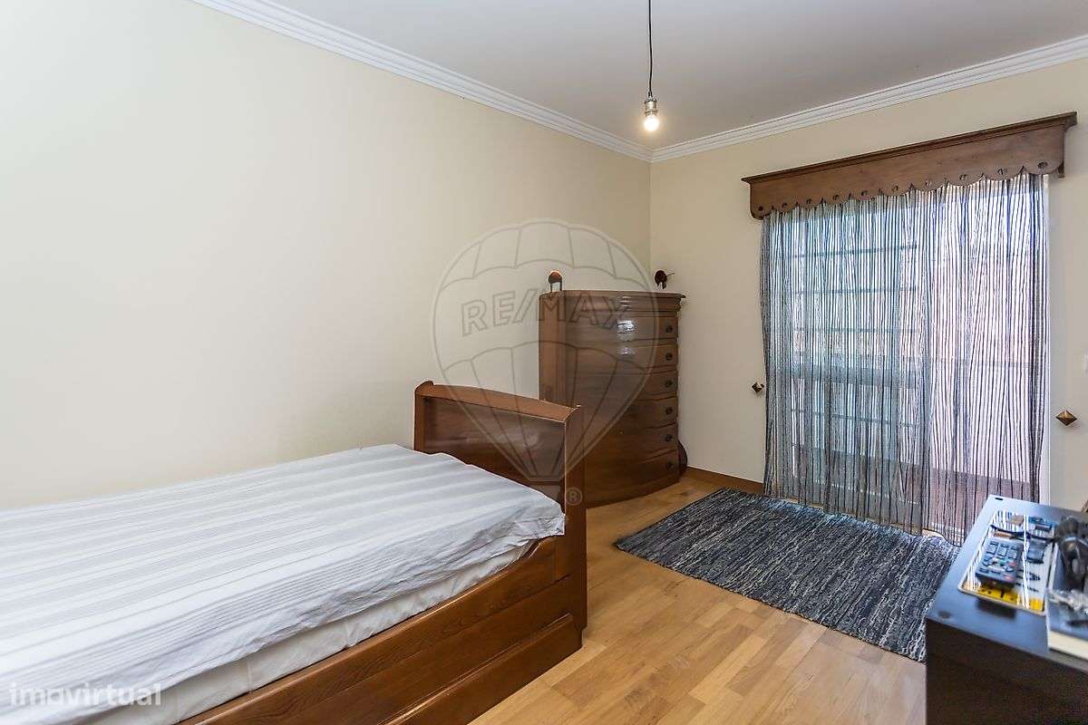 Moradia T4 para venda-26