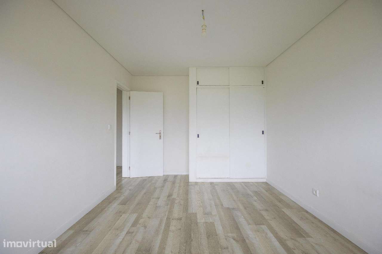 Apartamento T2 Remodelado - Urbanização de Vila D´Este - Vila...-13