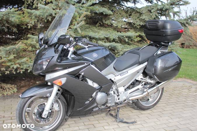 Yamaha FJR - 37