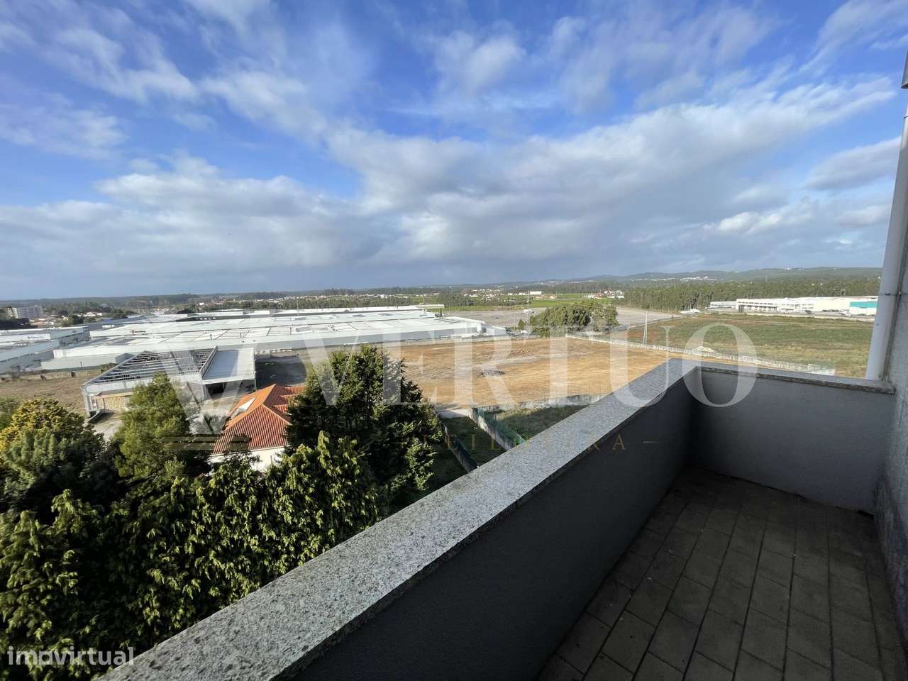 T4 em Moreira da Maia | 159 m² | 2 Garagens | Venda Judicial-19