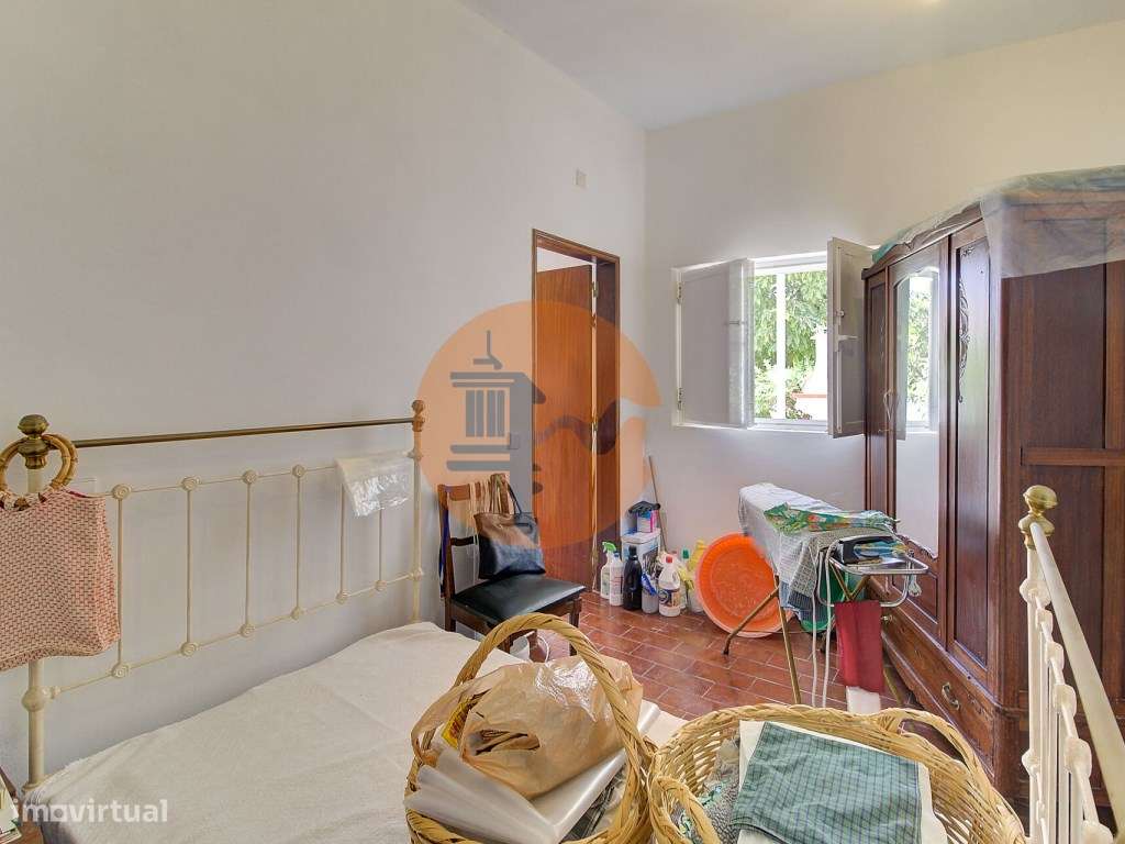 Moradia T3+2 com Jardim, Garagem e Vista Castelo no Centro de Castr...-46