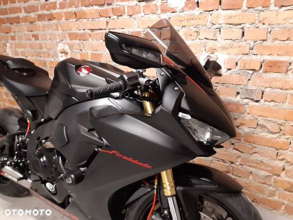 Honda CBR - 21