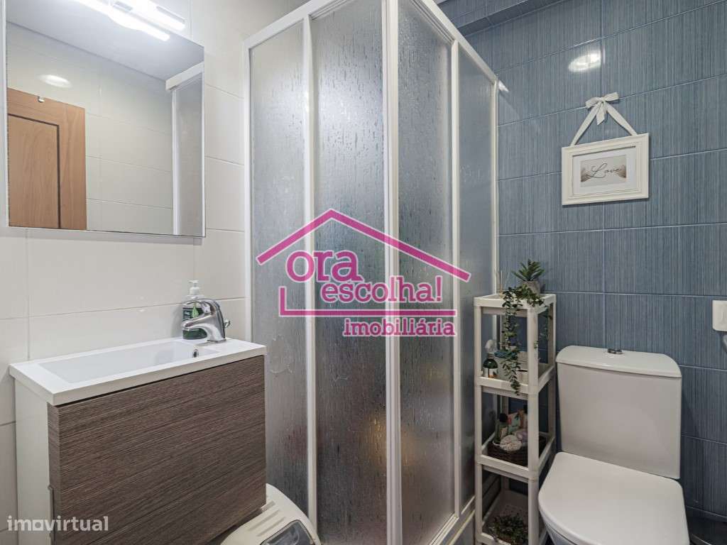 Apartamento T2 recente com 100 m2, Suíte e Parqueamento em Paio Pires!-13