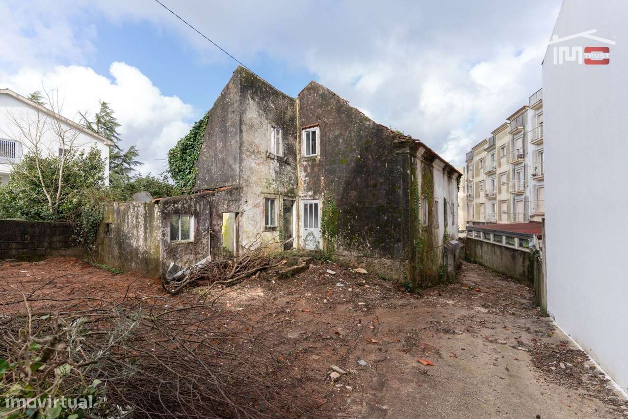 PREDIO PARA RECUPERAR A 300 METROS DO SANTUARIO DE FÁTIMA COM AREA ...-19