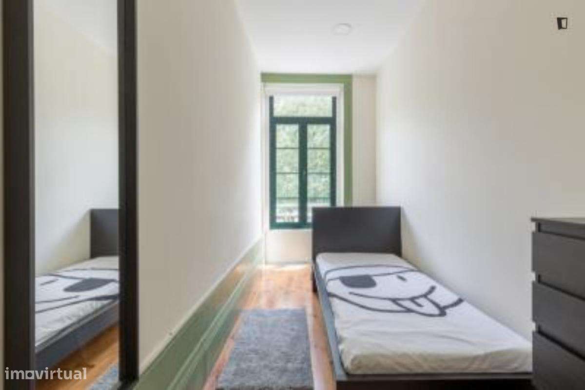 Quarto - localizado em Paranhos Porto - Grande imagem: 5/10