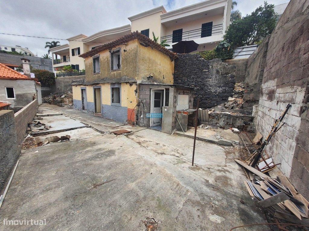 Moradia T2, para recuperar, com projeto aprovado para 2 Apartamentos - Grande imagem: 1/19