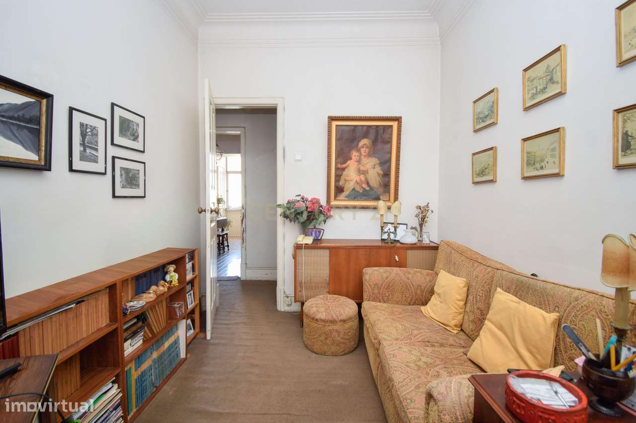 Apartamento T3 com Elevador, no Areeiro | Av. Roma| Campo Pequeno - Li-9