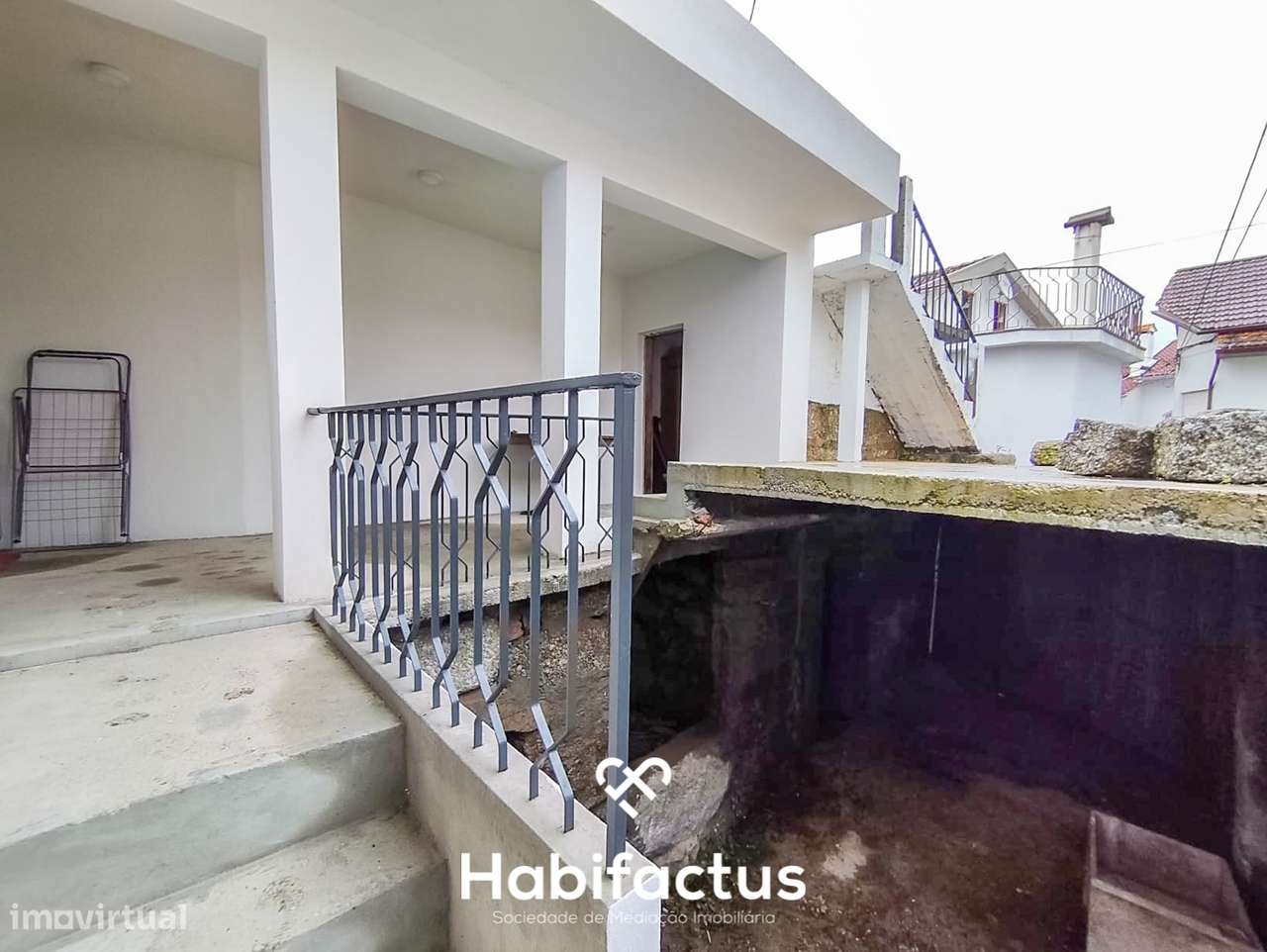 Moradia T2 reconstruída em Viseu - Grande imagem: 4/23