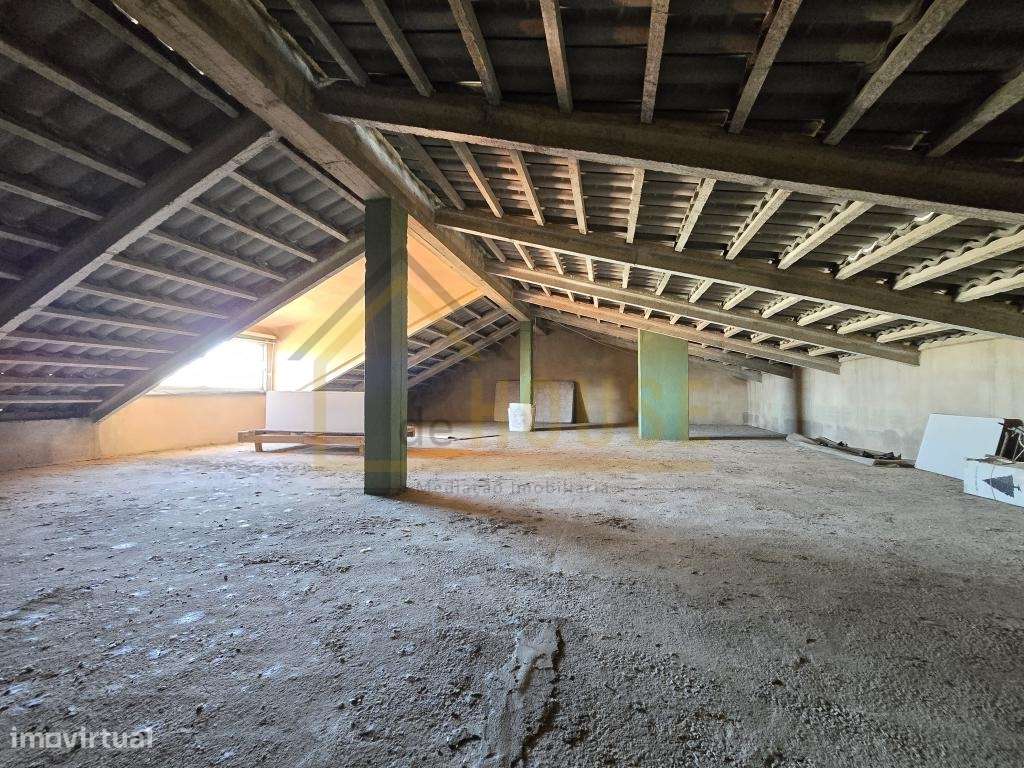 Moradia T3 com espaço exterior-12