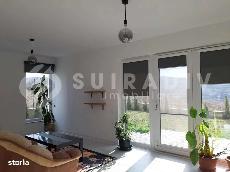 Casă de tip duplex cu 3 dormitoare, terasă panoramică și curte - Imagine principală: 4/6
