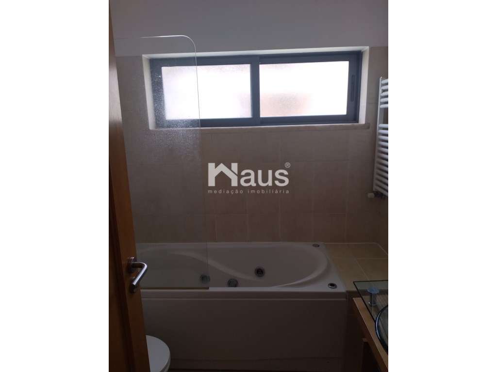 T3 com parqueamento e arrecadação-26