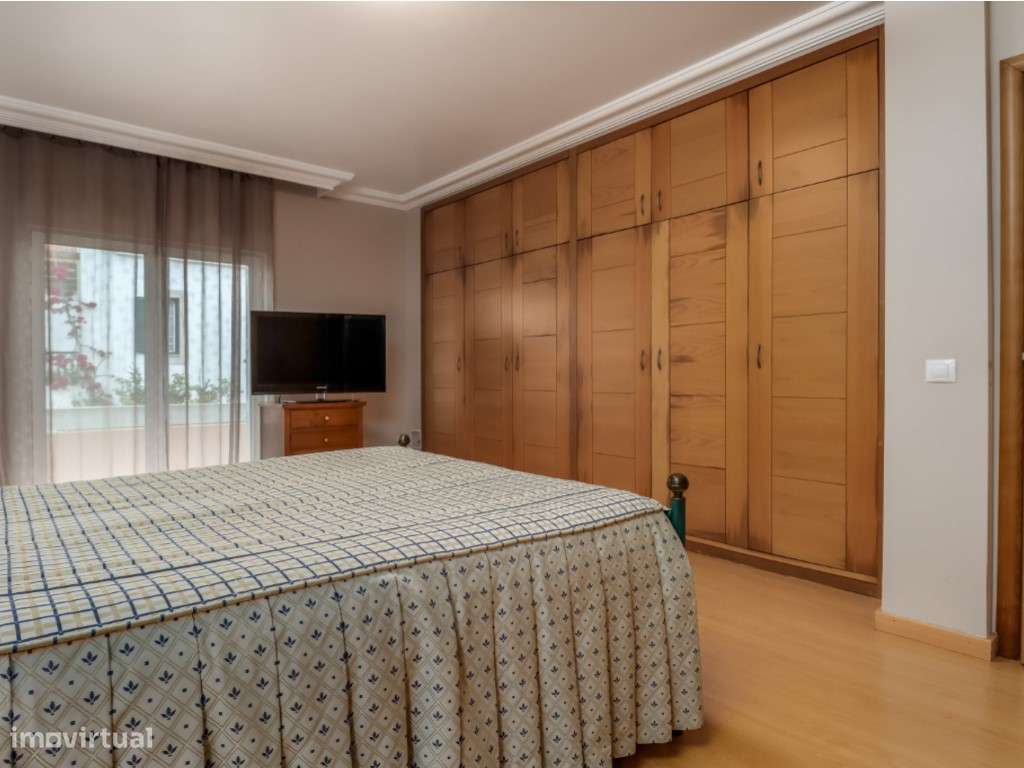 Moradia independente à venda no centro de V.N. Santo André-17