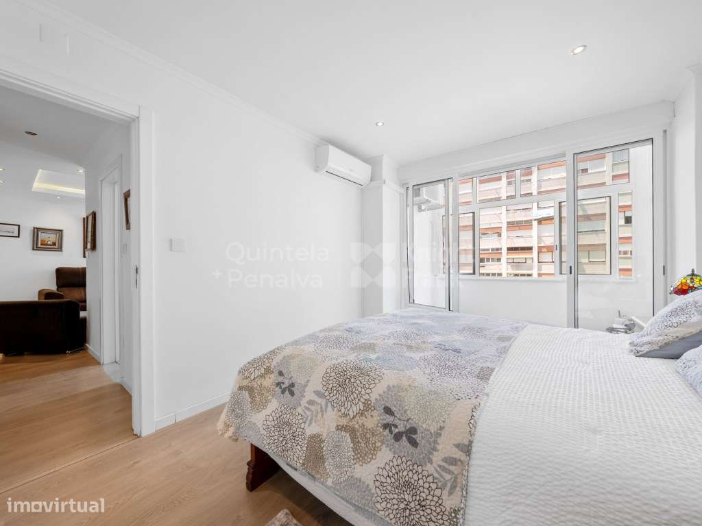 Apartamento T2 remodelado para venda em Verderena, Barreiro-10