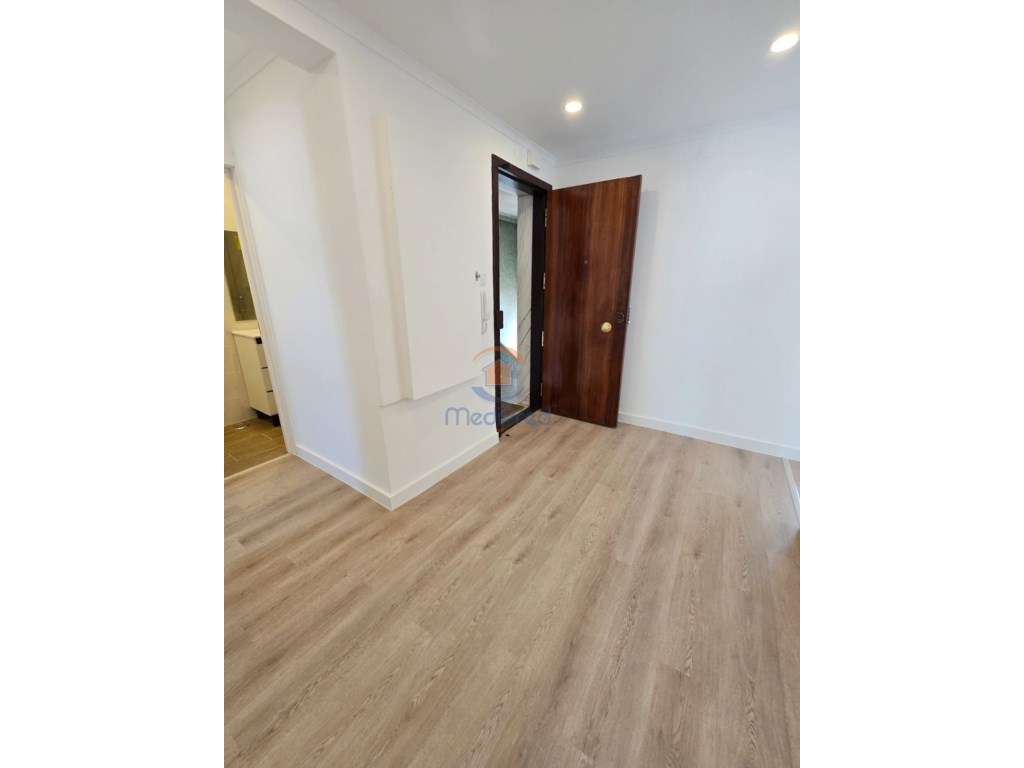 Apartamento T3 Totalmente Remodelado | Camarate, Loures - Grande imagem: 4/33