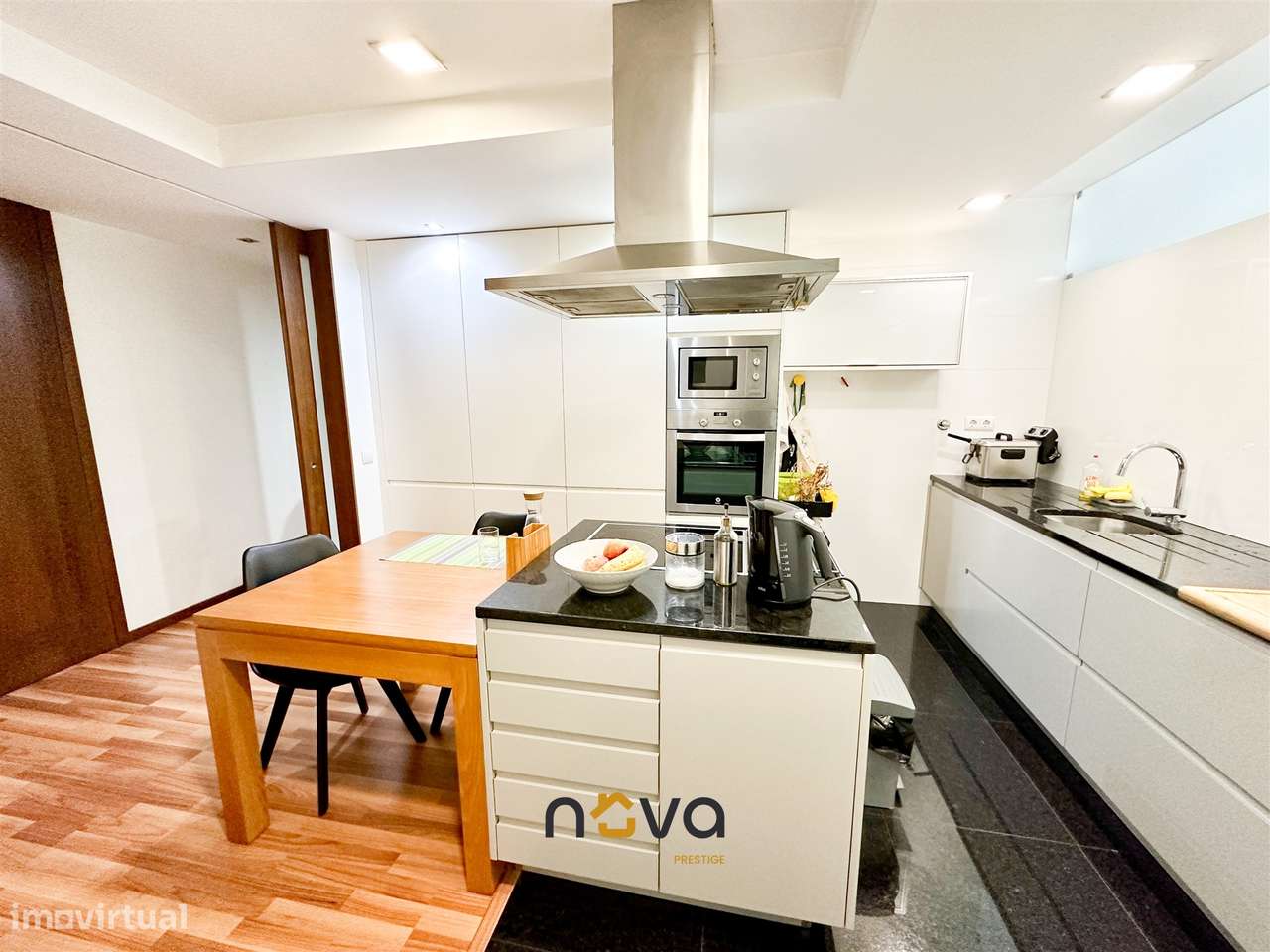 Moradia T3 no centro da cidade da Póvoa de Varzim  NOVA Imobiliária - Grande imagem: 5/27