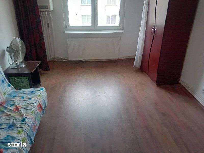 Garsoniera Maratei 24mp etaj 3 renovata centrala termopan baie cu dus - Imagine principală: 4/8