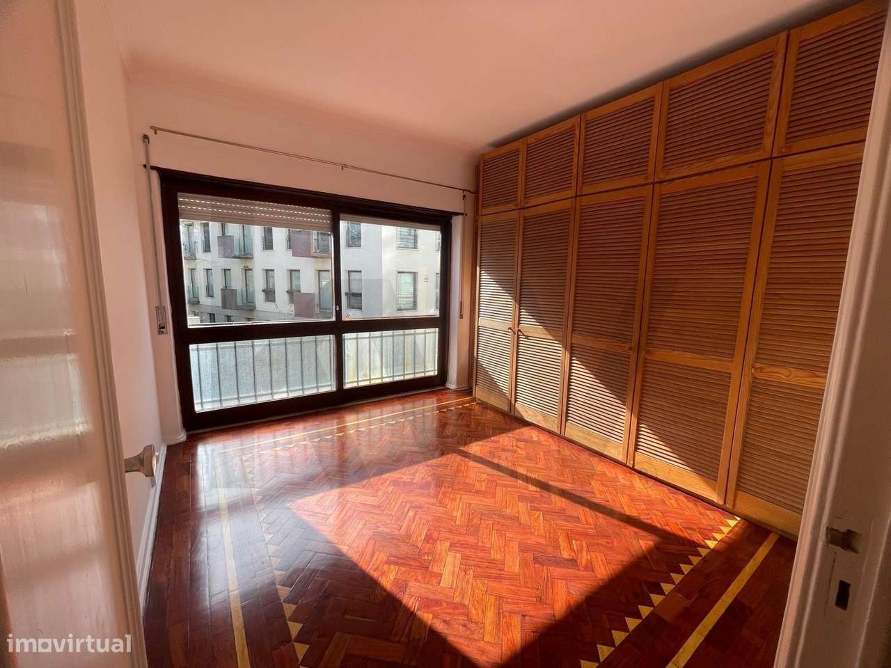 T2 com terraço e varanda na Lapa-Estrela- Lisboa - Grande imagem: 4/24