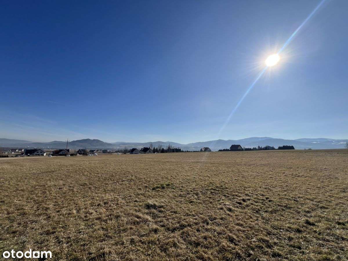 Widokowa działka z rozpoczętą budową-5