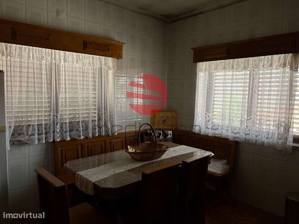 Moradia Bi-Familiar T8 Venda Moimenta da Beira-20