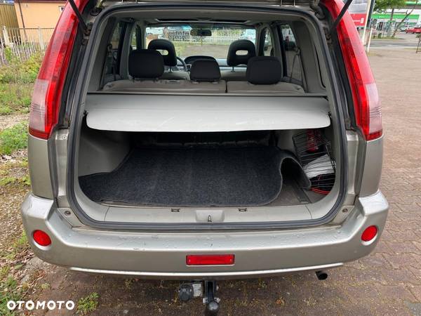 Nissan X-Trail 2.5 Elegance - 10