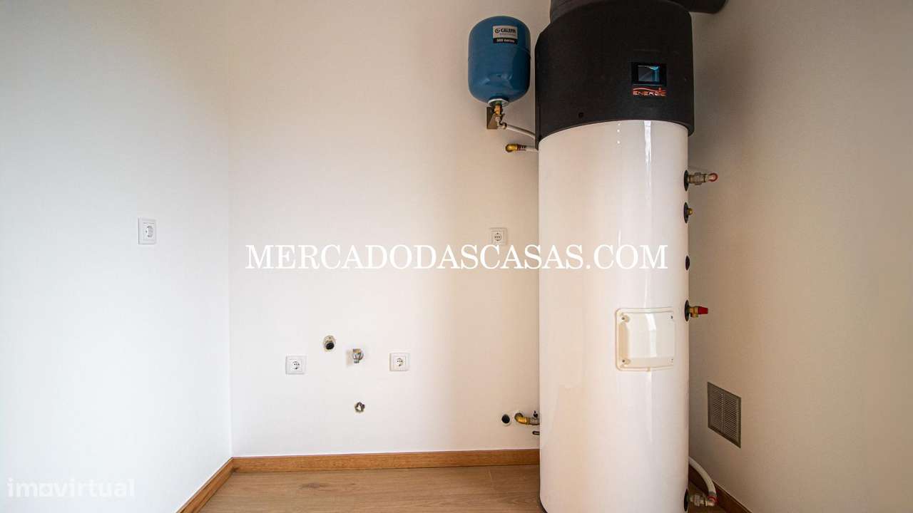 Moradia T3 em Lobão, muita luz e amplitude-4