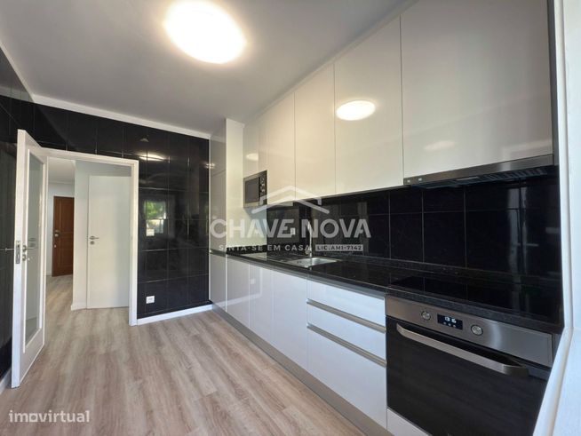 T2+1 Renovado c/ Garagem Box em Valadares-5
