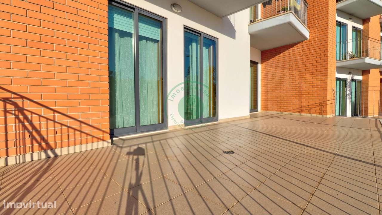 Apartamento T3 com 2 Garagens-13