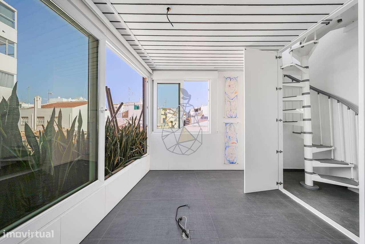 Escritório remodelado para arrendamento ao ano, com terraço e cozinha - Grande imagem: 1/32