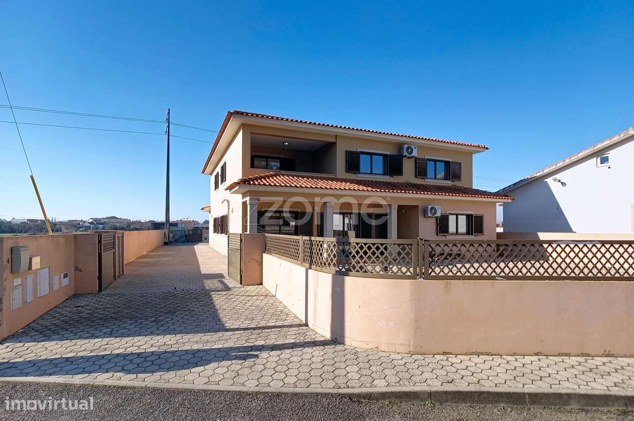 Excelente Moradia T5 + 1 em Vagos-26
