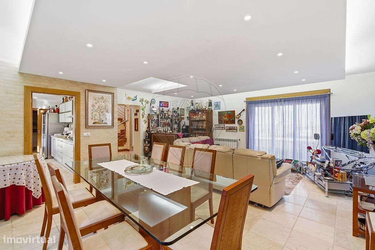 Moradia T4 para venda-9