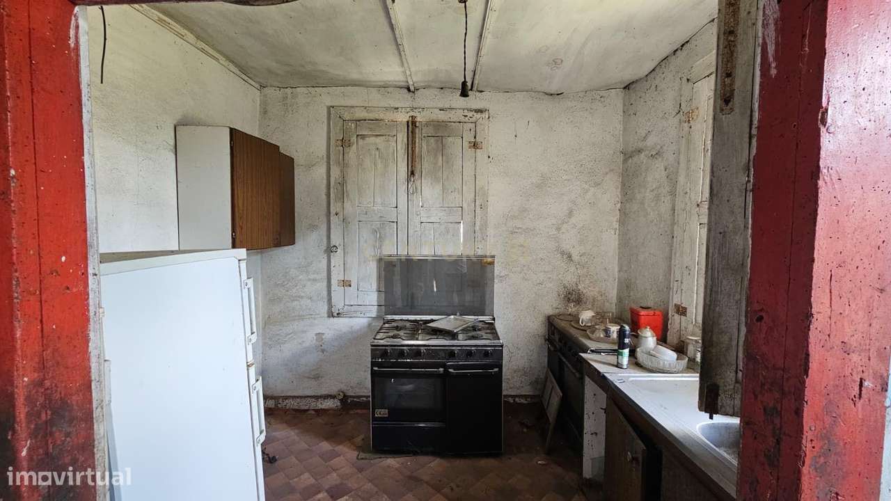 Moradia para recuperação + terreno com 1089m2 com viabilidade de const-17