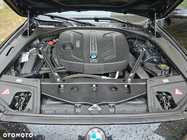 BMW Seria 5 520d xDrive - 25