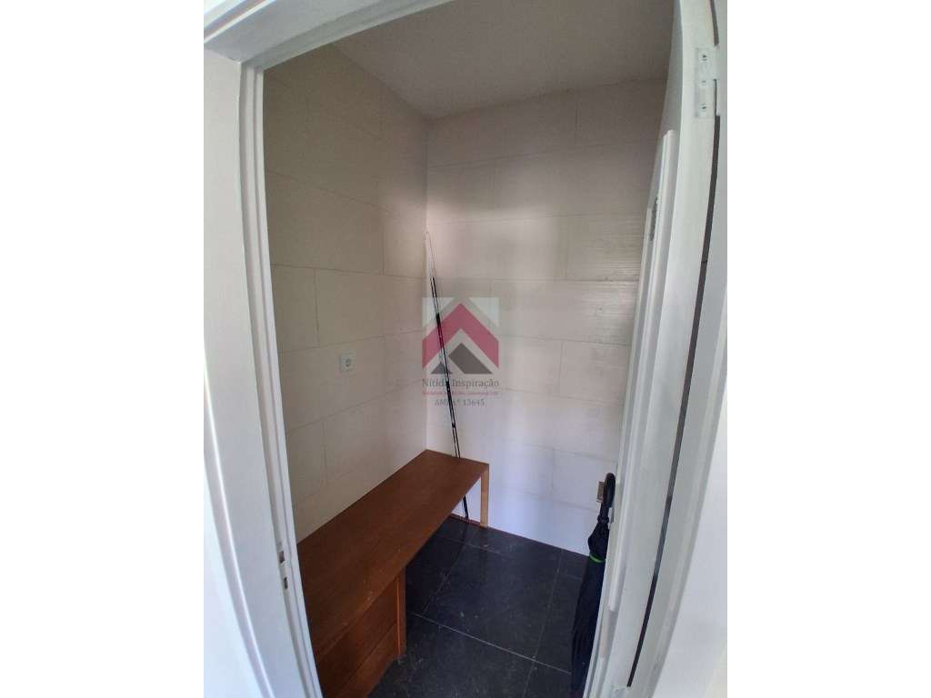 Apartamento T3 remodelado, localizado em Fânzeres (Gondomar)-8