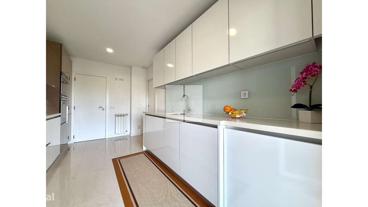 Luxuoso T-3 na Qtª Santa Maria-22